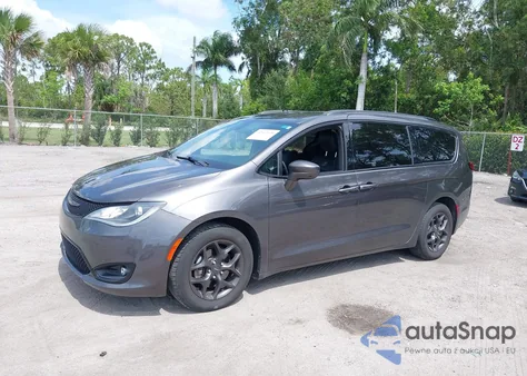 2019 Chrysler Pacifica Touring L Plus z USA, uszkodzony, nr VIN 2C4RC1EG7KR715554